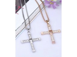 Collier pendentif croix